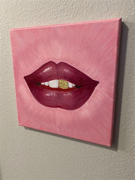 painting lips on canvas